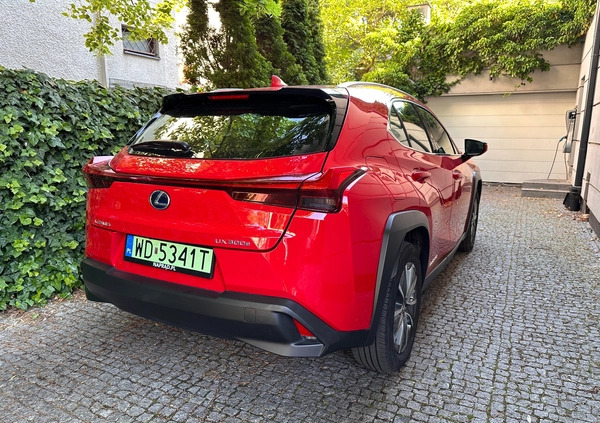 Lexus UX cena 134900 przebieg: 26000, rok produkcji 2021 z Kamieńsk małe 277